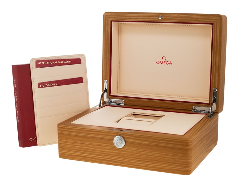 Omega Speedmaster 38 324.30.38.50.01.001